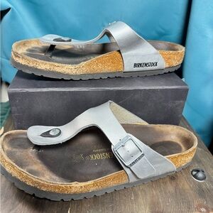 Birkenstock Gizeh Thong Sandal - Metallic Silver